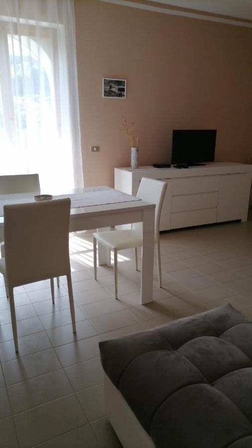 Casa Vacanze "Ellen" Bianchi Екстер'єр фото
